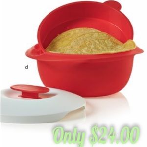 Tupperware tortilla warmer